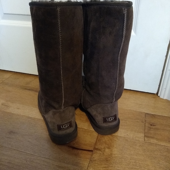 Ugg boots - Picture 2 of 6